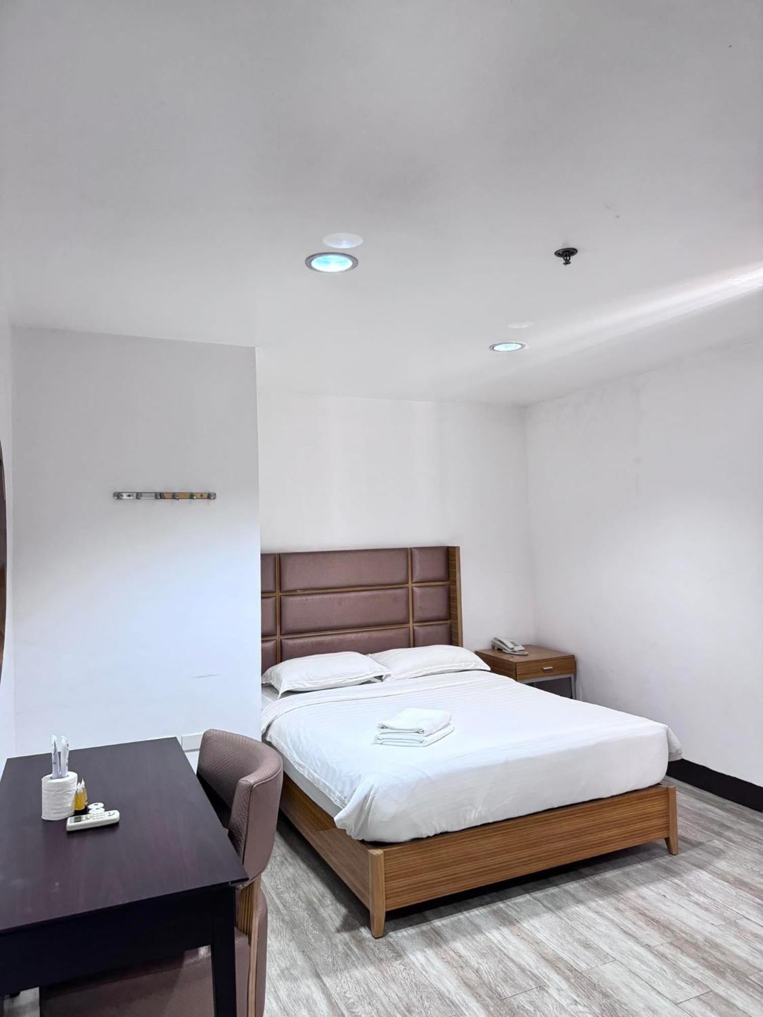 Jeamco Royal Hotel-Palawan Puerto Princesa Екстер'єр фото