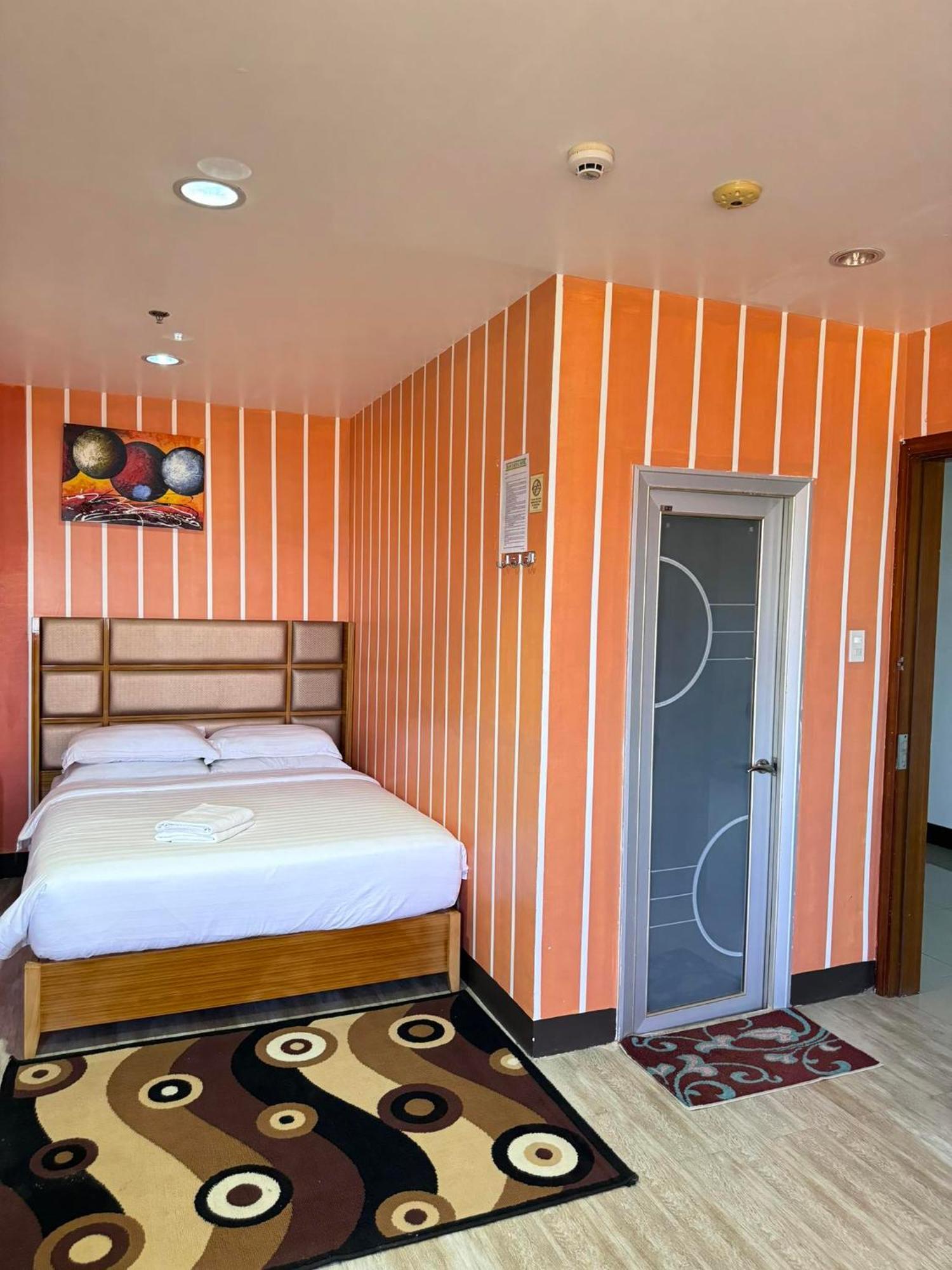 Jeamco Royal Hotel-Palawan Puerto Princesa Екстер'єр фото