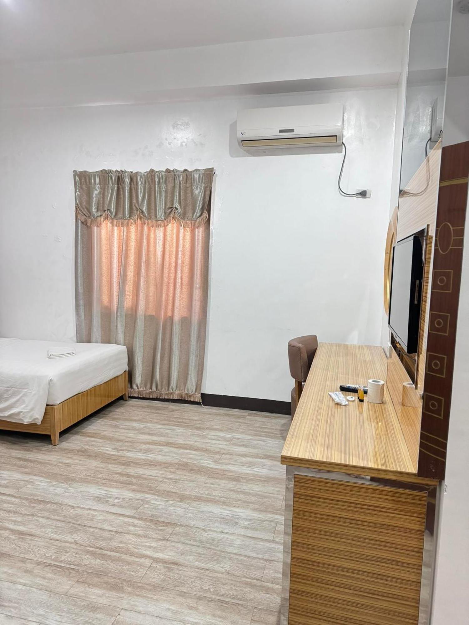 Jeamco Royal Hotel-Palawan Puerto Princesa Екстер'єр фото