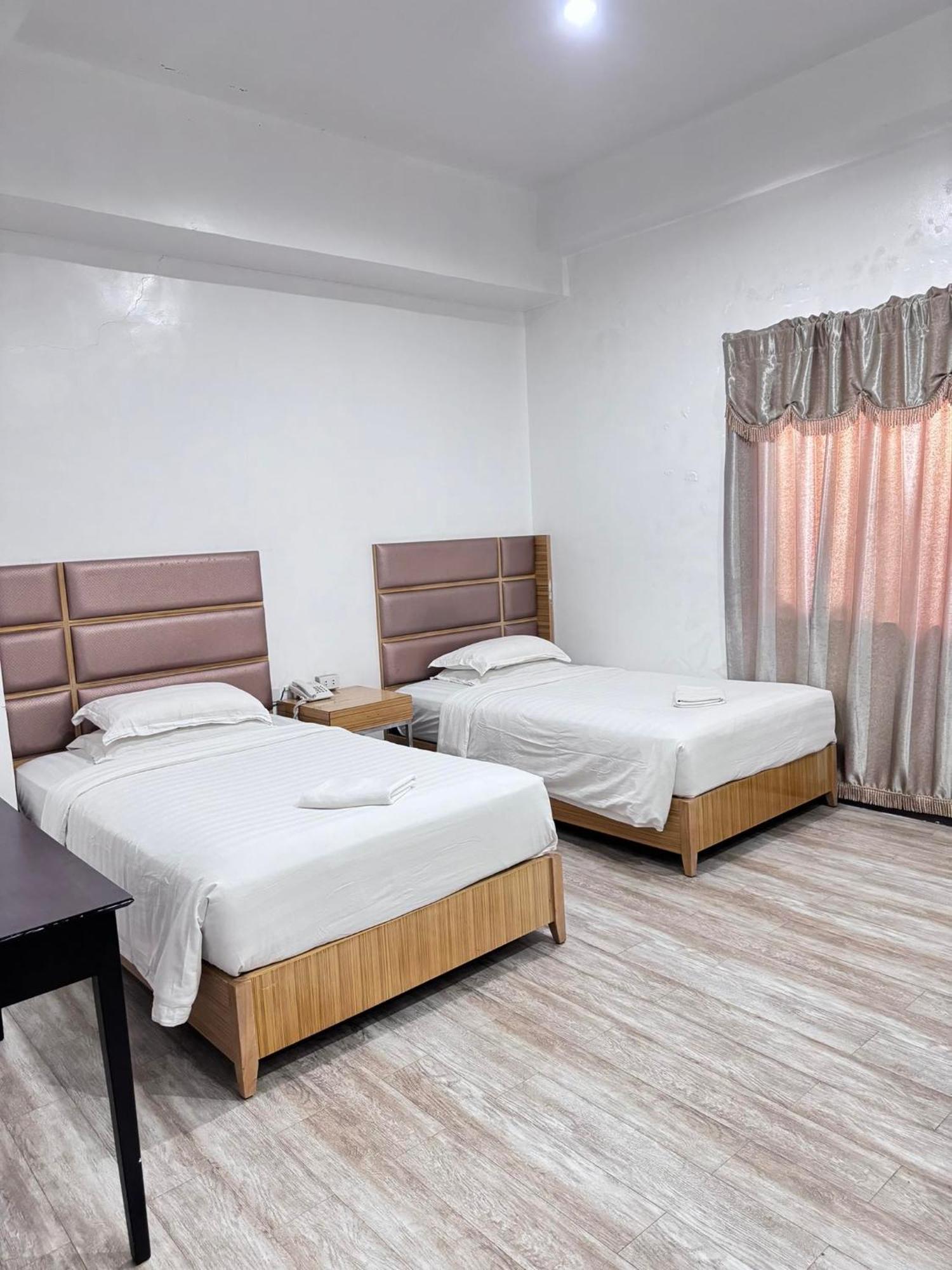 Jeamco Royal Hotel-Palawan Puerto Princesa Екстер'єр фото