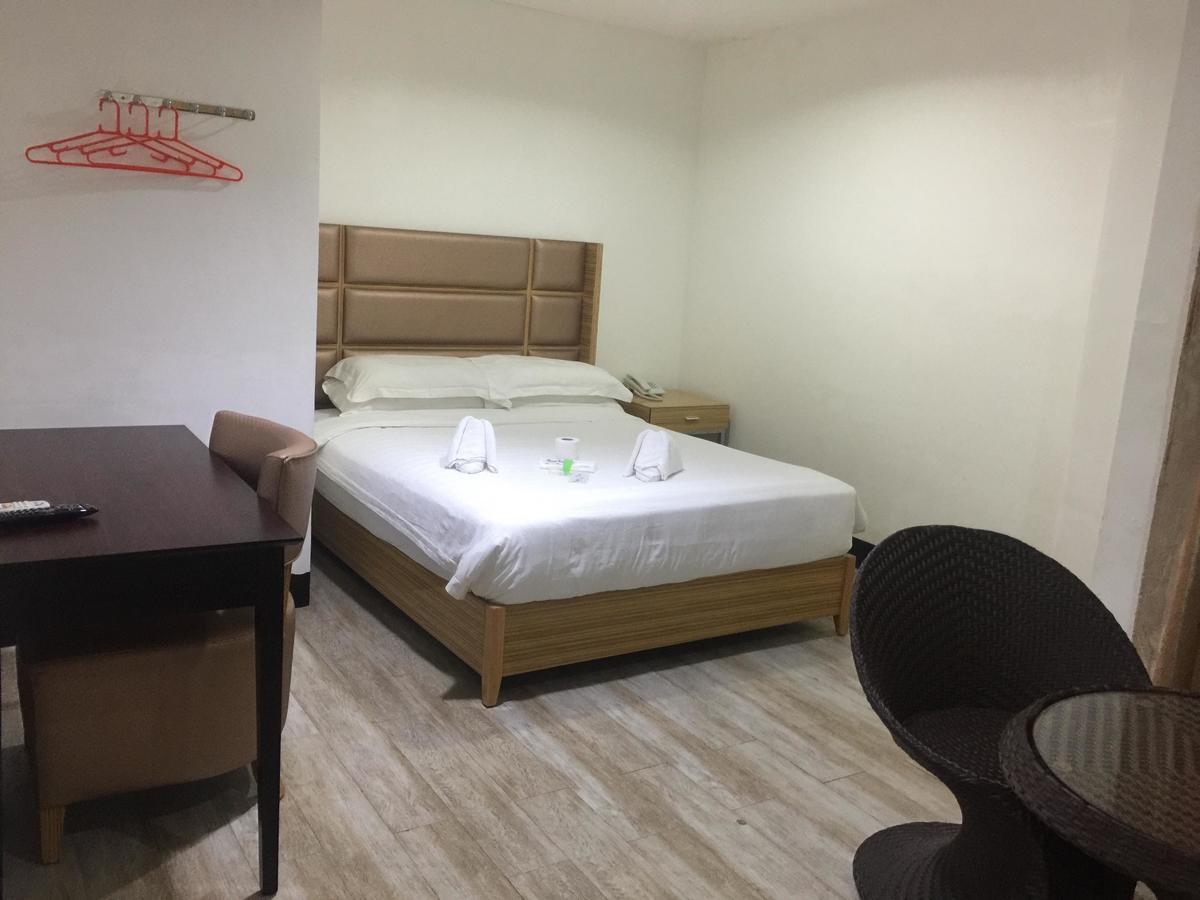 Jeamco Royal Hotel-Palawan Puerto Princesa Екстер'єр фото